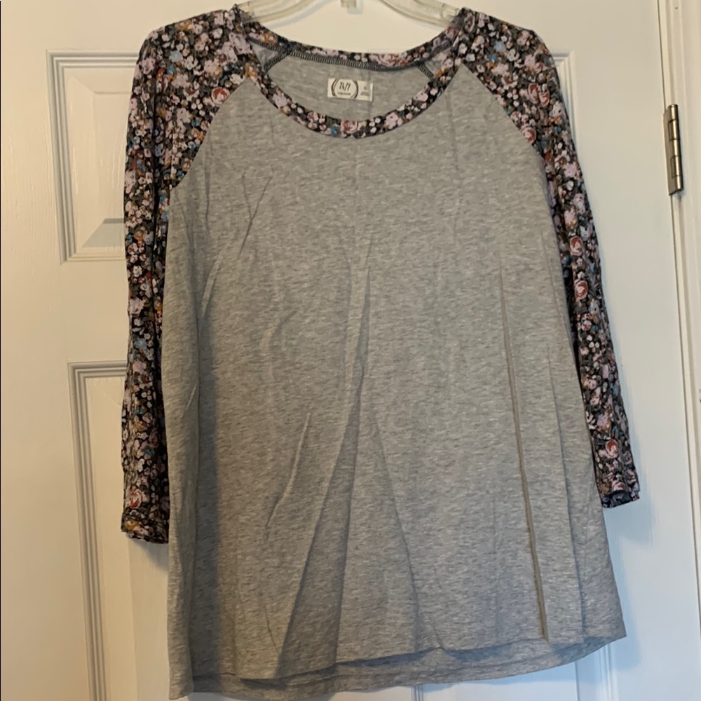 Gray Floral Sleeve Women's Top